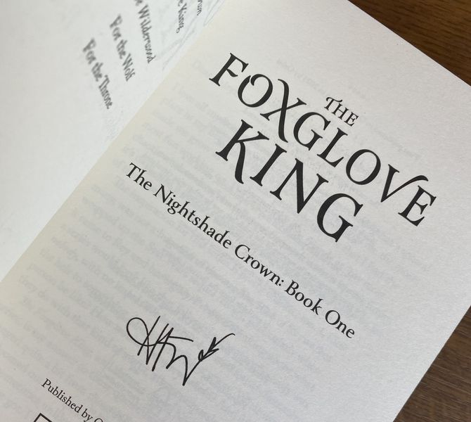 The Foxglove King (signed exclusive edition) EXC-ENG-HW-FKFS фото