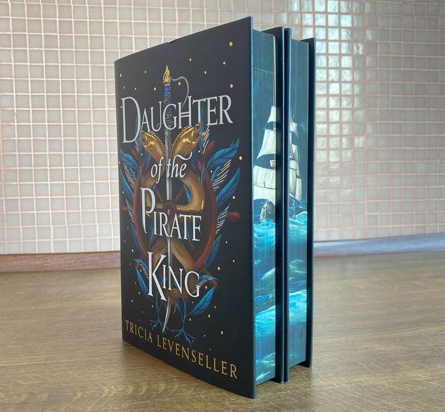 Daughter of the Pirate King & Daughter of the Siren Queen (signed exclusive edition) EXC-ENG-RFK-TS-DOTPK2SH фото